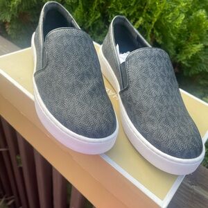 Men's Black Slip-On Shoes